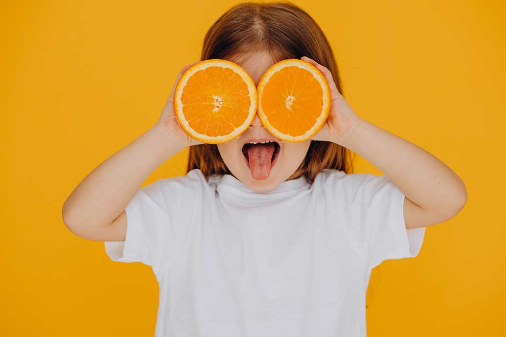 عکس پرتقال با کودک